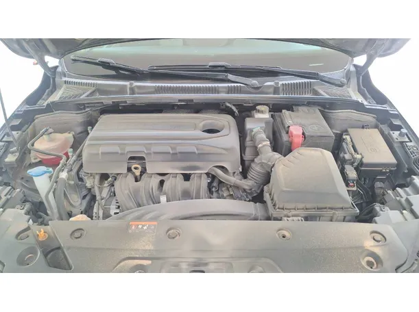 Car image 19