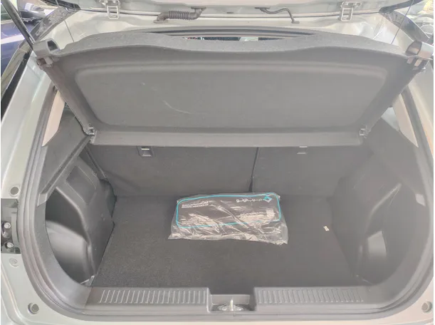 Car image 32