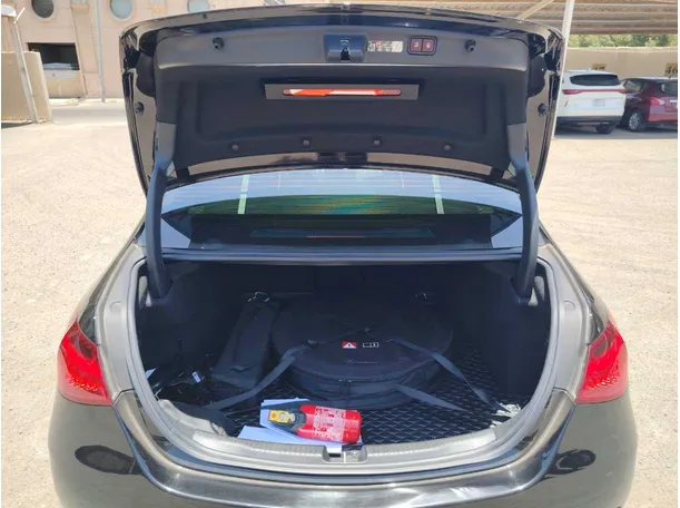Car image 23