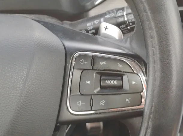 Car image 23