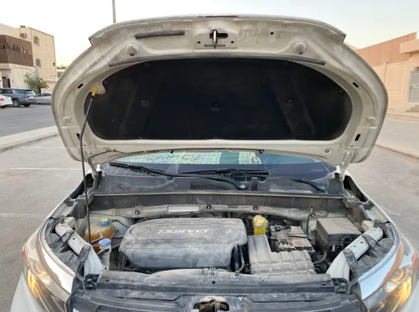Car image 24