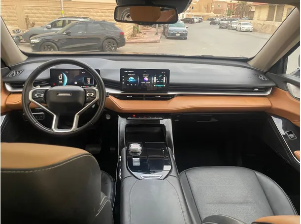 Car image 18