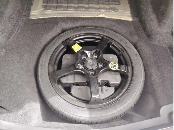 Car image 35
