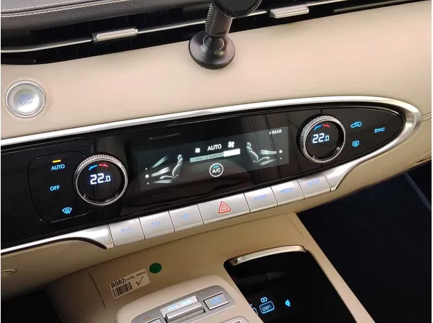 Car image 30