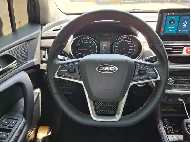 Car image 16