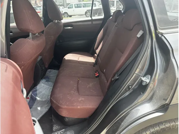 Car image 14