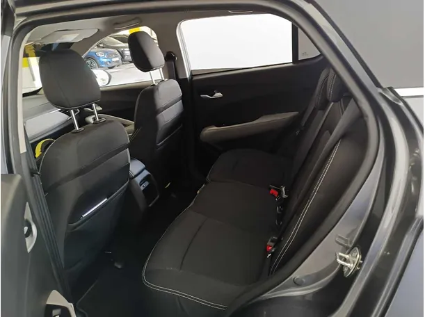 Car image 13