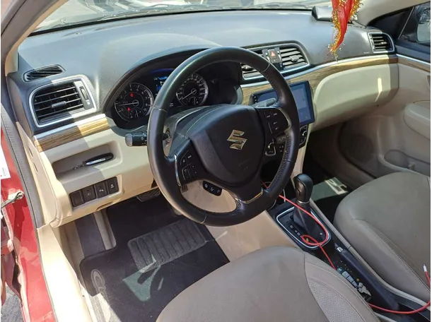 Car image 11