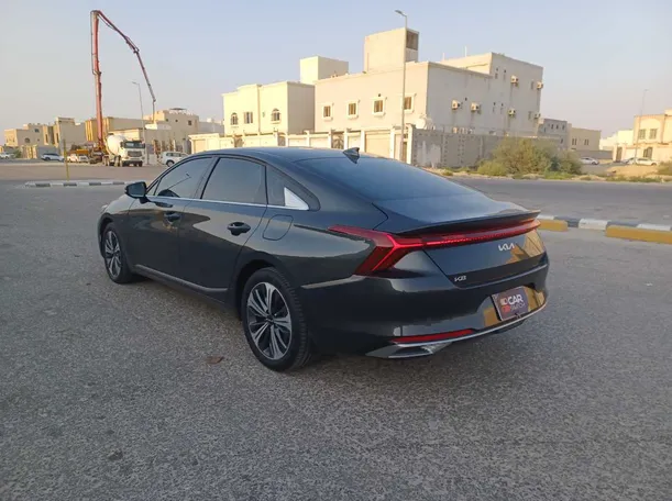 Car image 7
