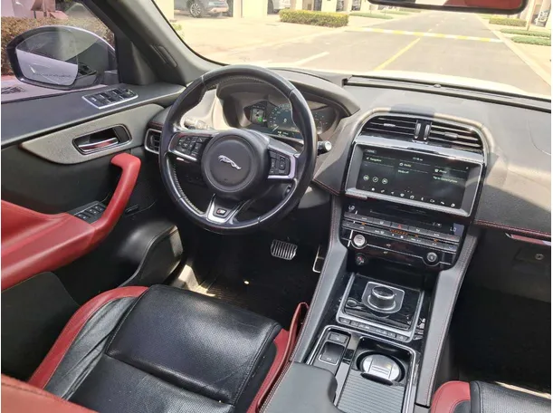 Car image 17