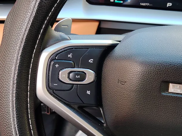Car image 34