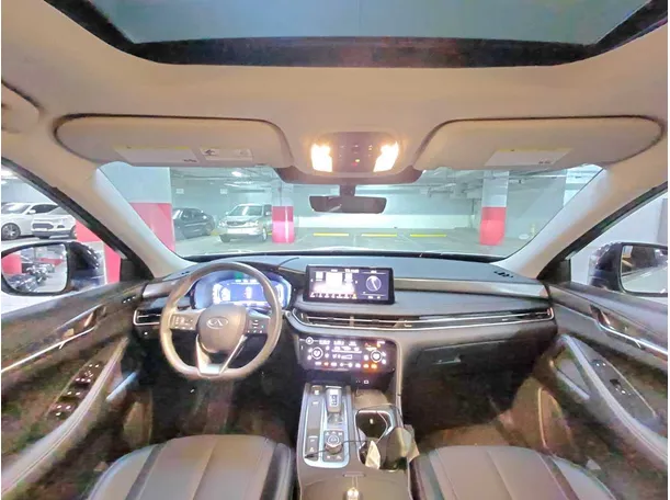 Car image 15