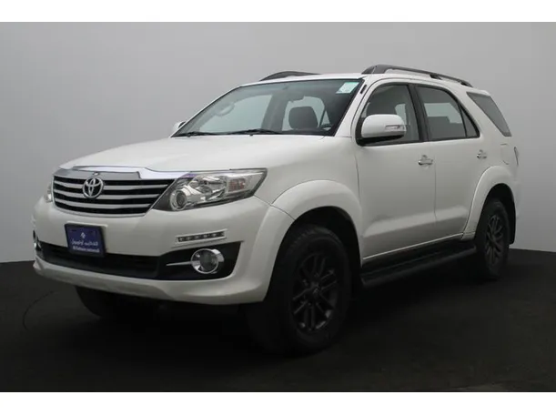2015 Toyota Fortuner in Abu Dhabi