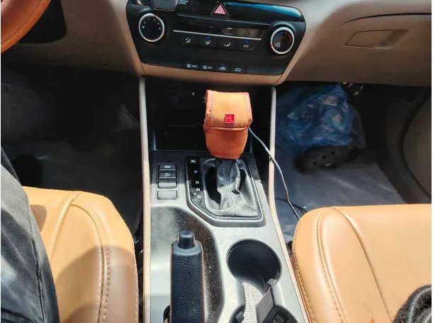 Car image 24