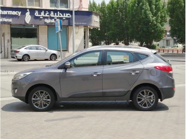 Car image 8