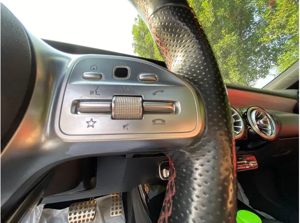 Car image 24