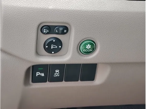 Car image 36