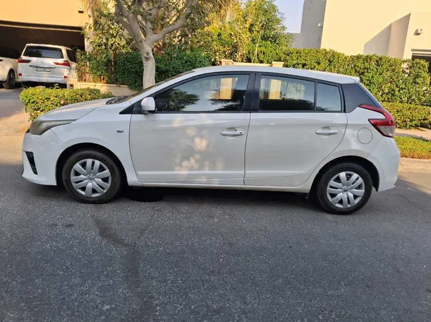 Car image 4