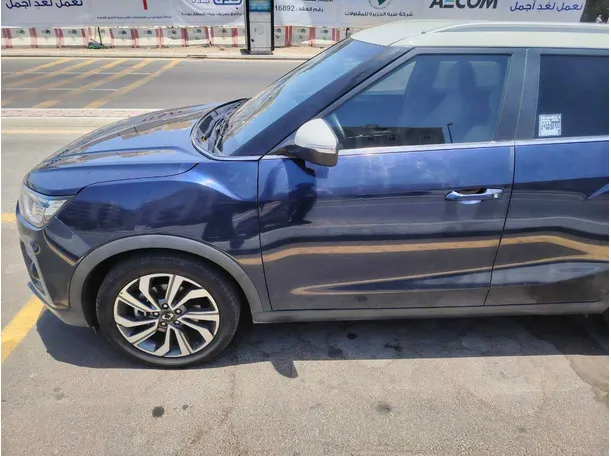 Car image 8