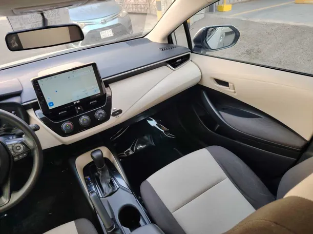 Car image 19