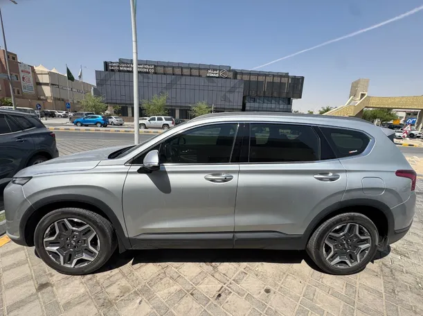 Car image 8