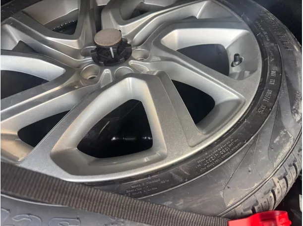 Car image 21