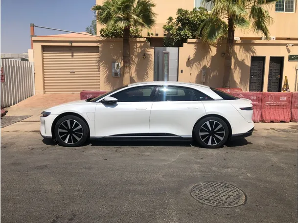 Car image 8