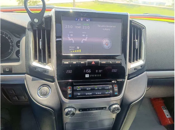 Car image 27