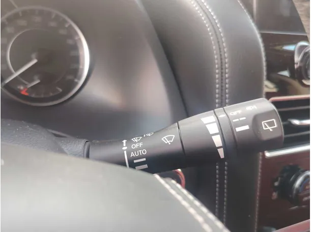 Car image 40
