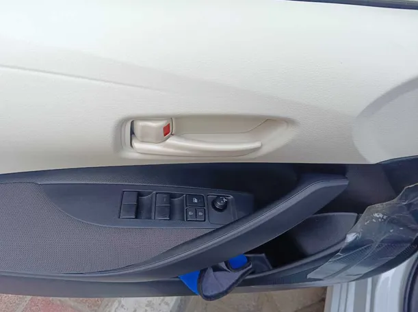 Car image 30