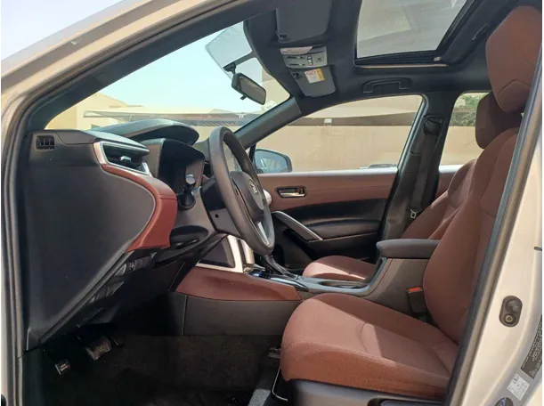 Car image 11