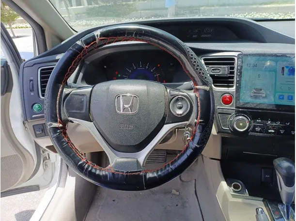 Car image 17