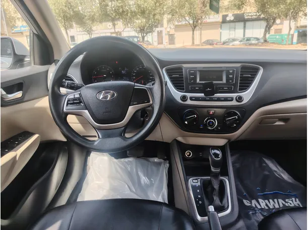 Car image 22