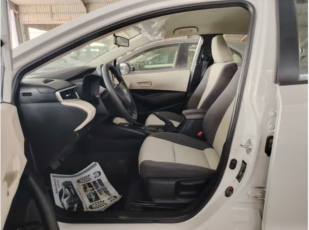 Car image 12