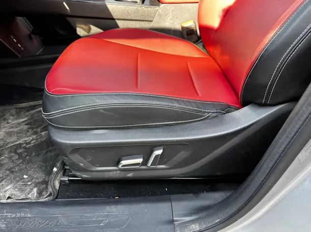 Car image 27