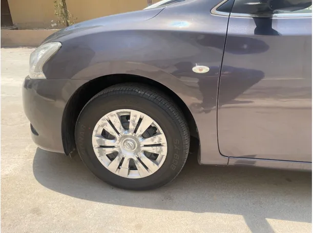 Car image 9