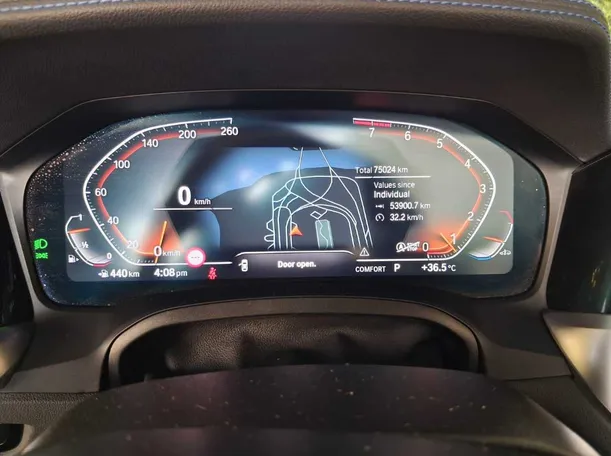 Car image 23