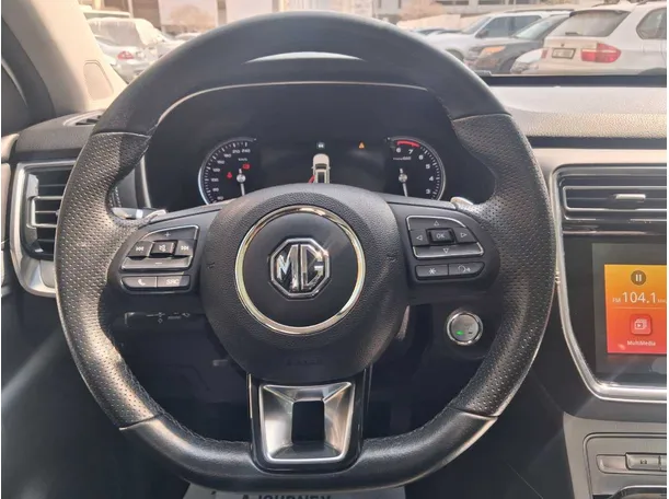Car image 16