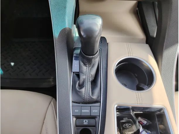 Car image 18