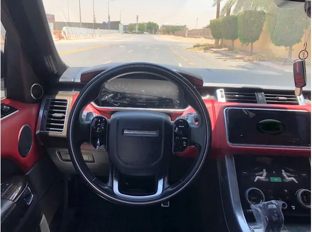 Car image 17
