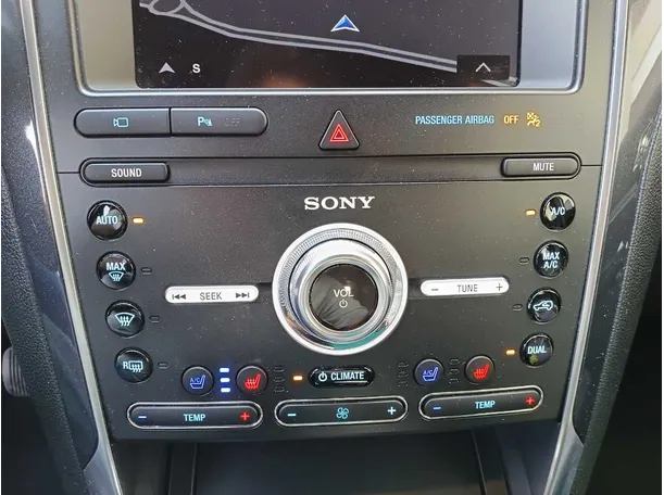 Car image 24