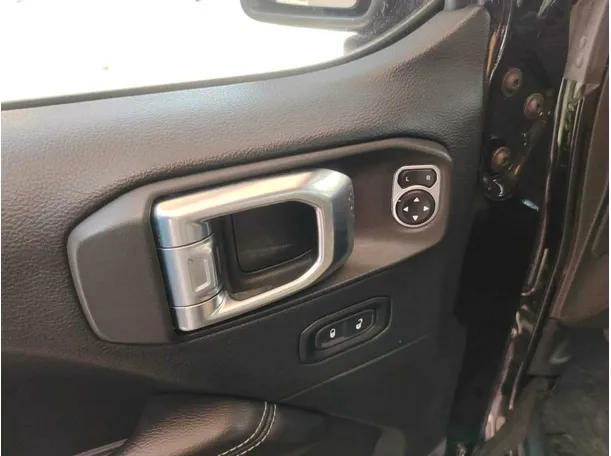Car image 42