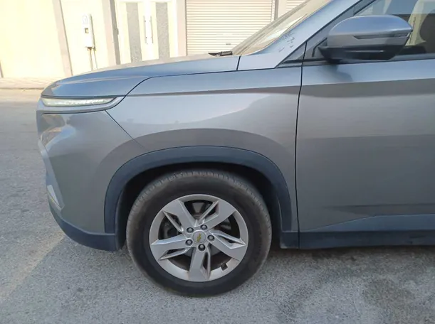 Car image 9