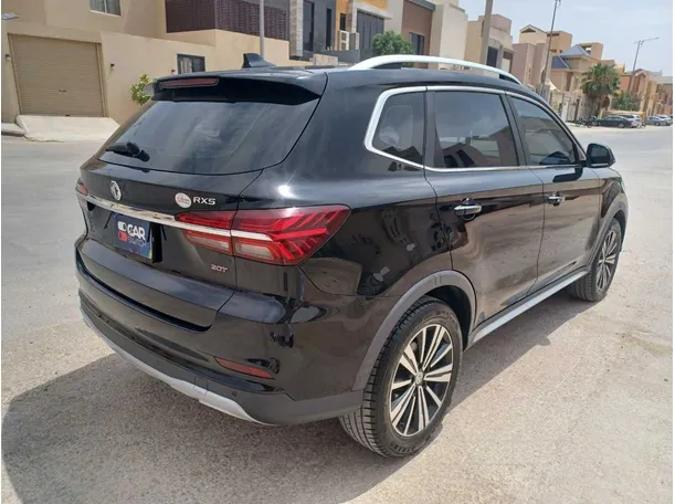 Car image 5