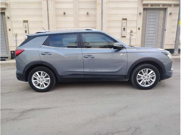 Car image 4