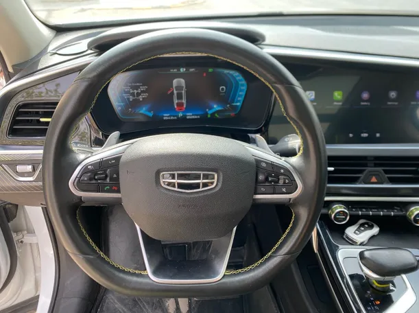 Car image 19