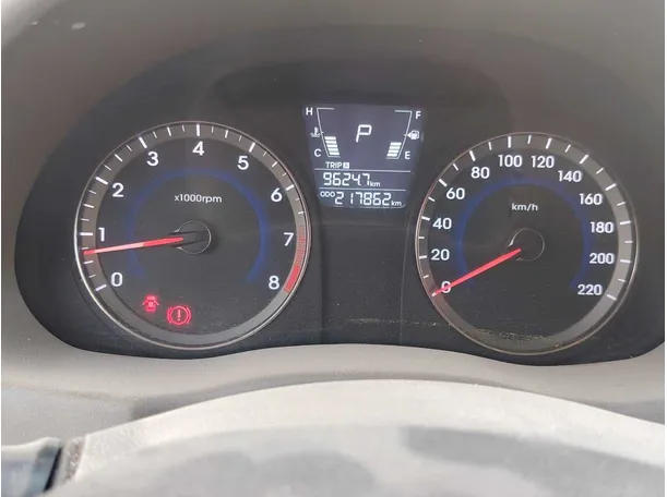 Car image 24