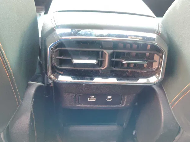 Car image 28