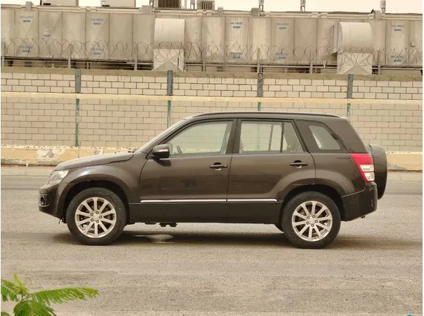 Car image 8