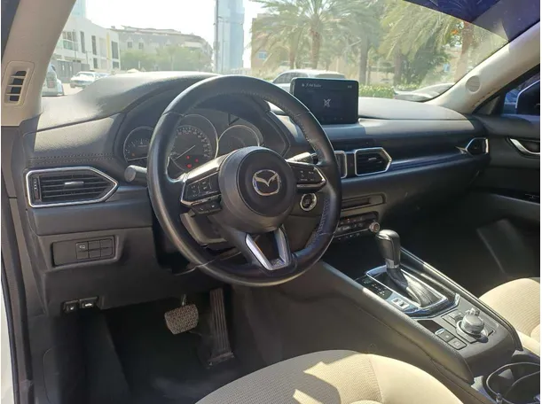 Car image 11